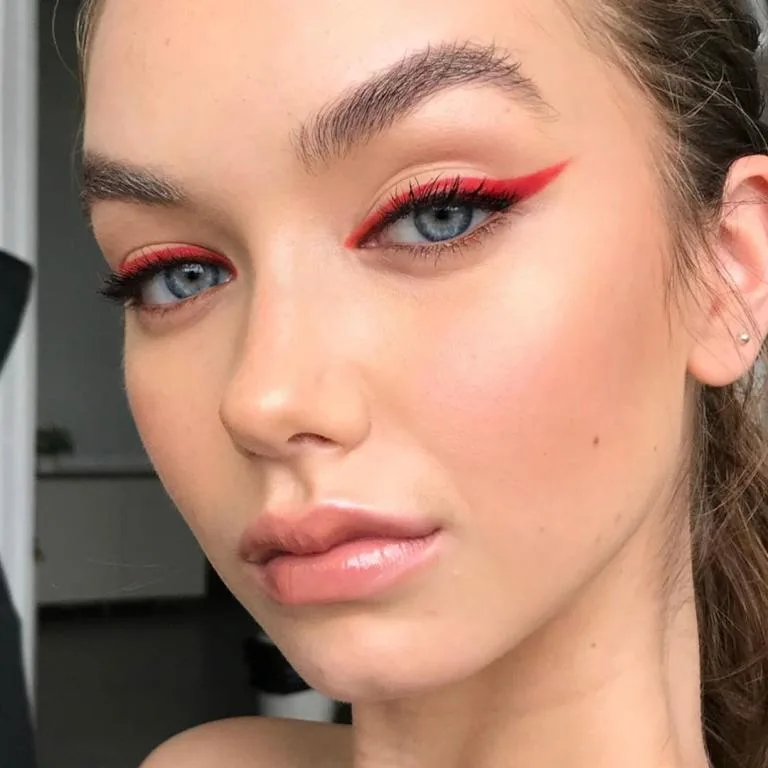 رسمات آيلاينر رائجة لعيون ساحرة هذا الصيف - صورة 3