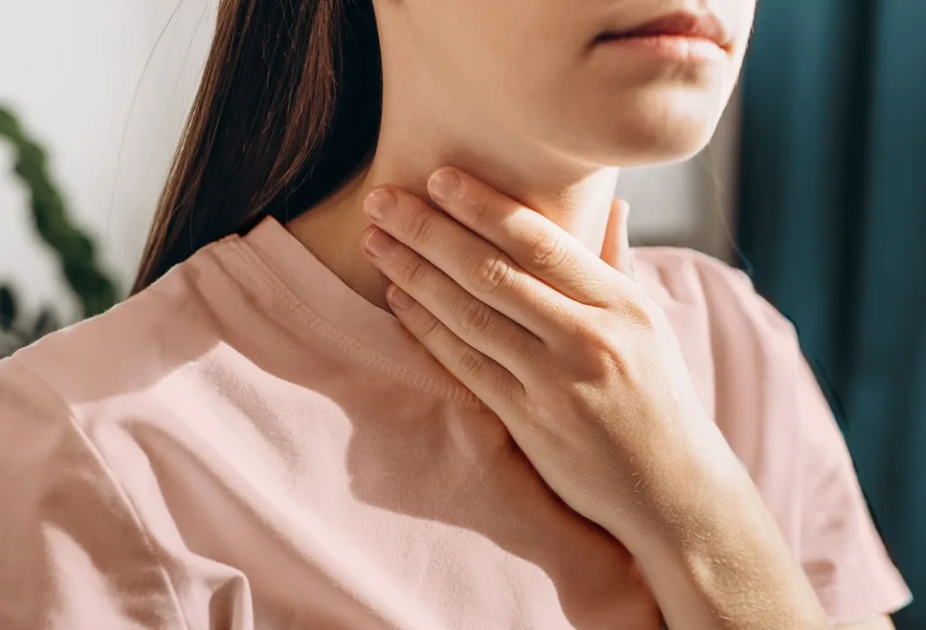 أفضل 6 علاجات طبيعية لالتهاب الحلق
