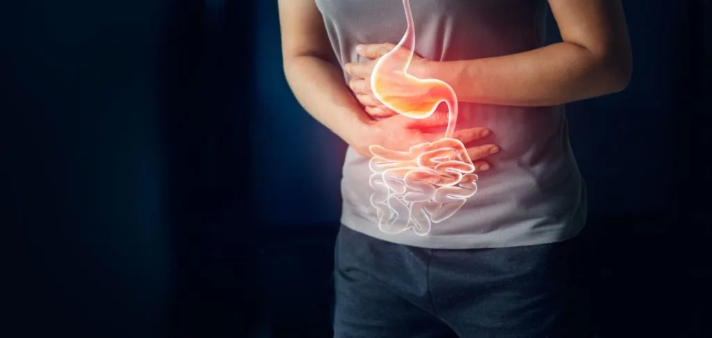 الأطعمة التي يجب الابتعاد عنها إذا كنت تعاني من التهاب المعدة