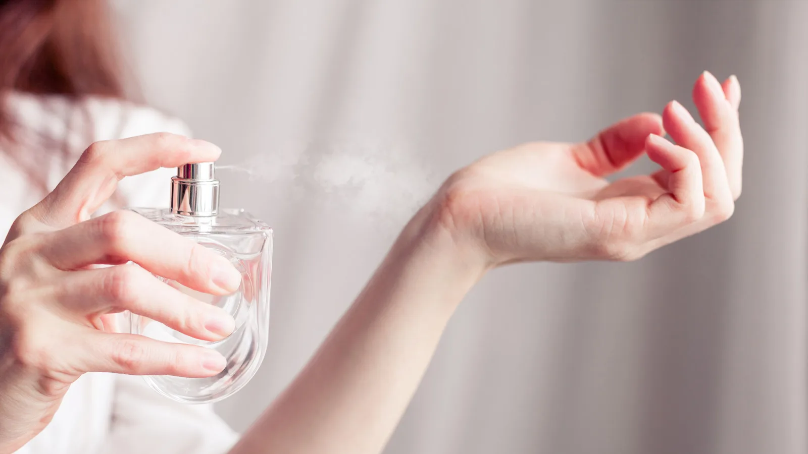 بعض الأفكار للحصول على رائحة عطر تدوم لفترة أطول