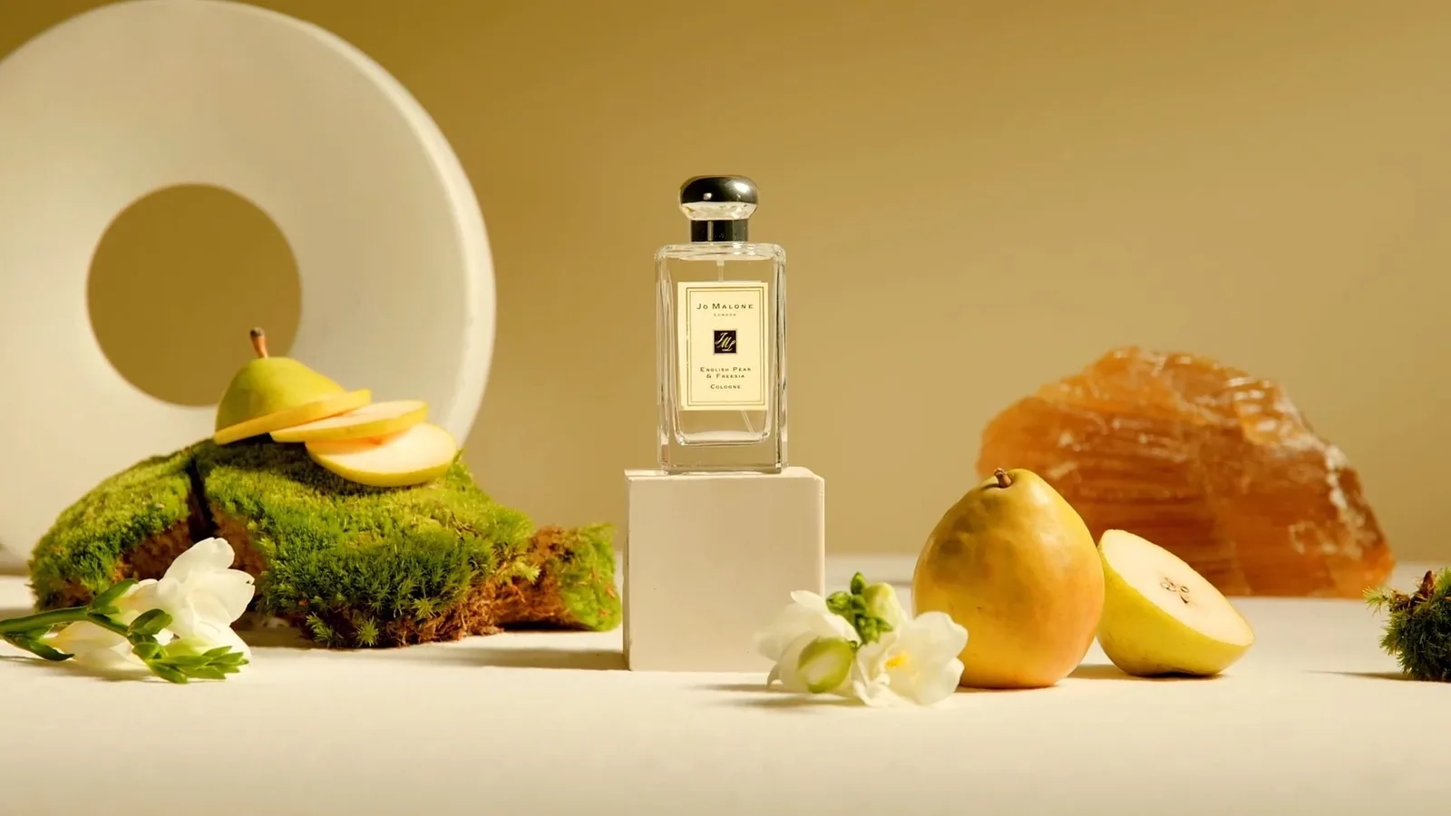 عطور نسائية لخريف 2023