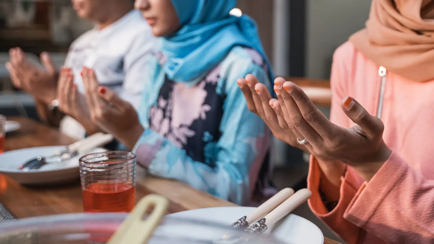 فوائد الصيام في رمضان على صحة الإنسان النفسية والجسدية