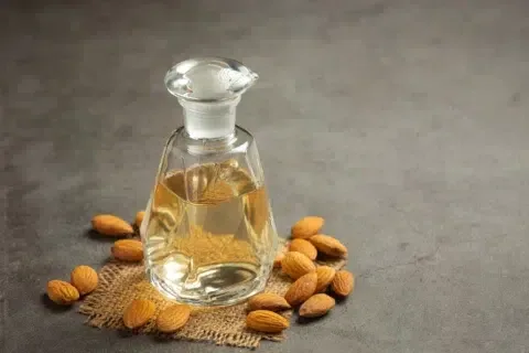 فوائد واستخدامات زيت اللوز للبشرة