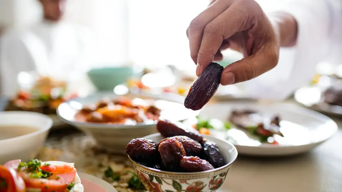 لماذا يزداد الإحساس بالحموضة خلال شهر رمضان؟