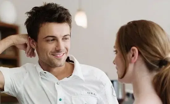 ما هي أقوى علامات الحب عند الرجل