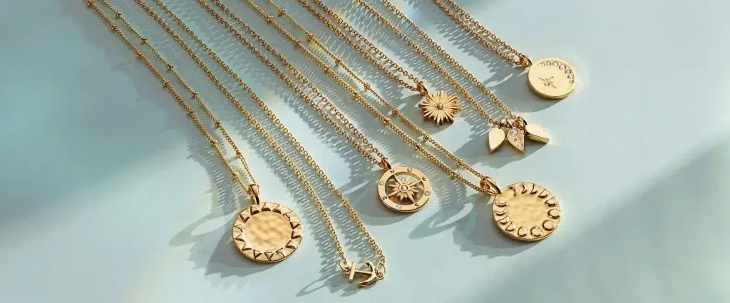3 خطوات أساسية لتنظيف مجوهراتك الذهبية والعناية بها
