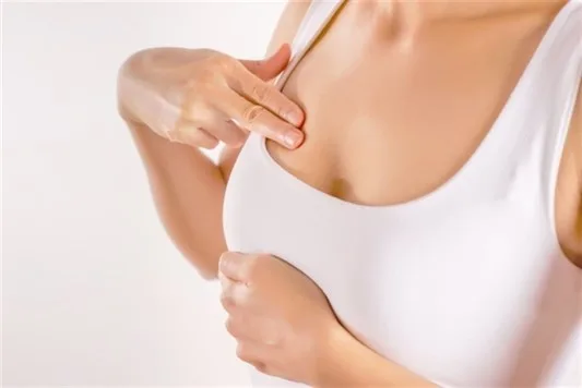 7 أسباب لزيادة حجم الثدى