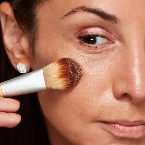7 نصائح للحفاظ على نضارة بشرتك بعد سن 40