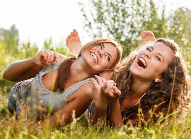 تعرفي على 5 نصائح لكي تبدو أصغر عشر سنوات - صورة 5
