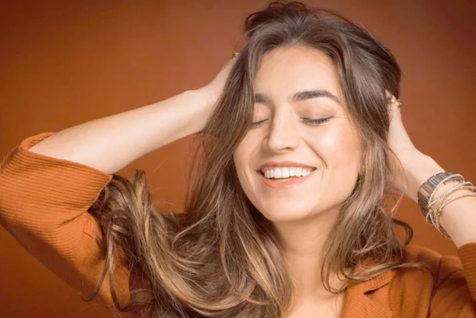 كيف تعتنين بشعرك المختلط؟