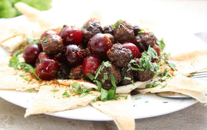 وصفات رمضان 2024: كباب بالكرز