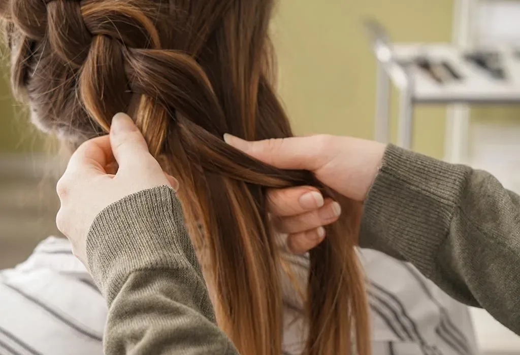 6 طرق للحصول على تجعيدات شعر رائعة في المنزل