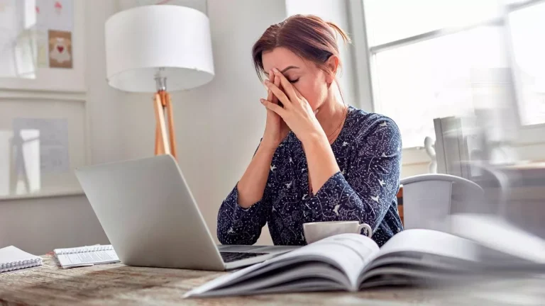 أعراض نقص فيتامين B12