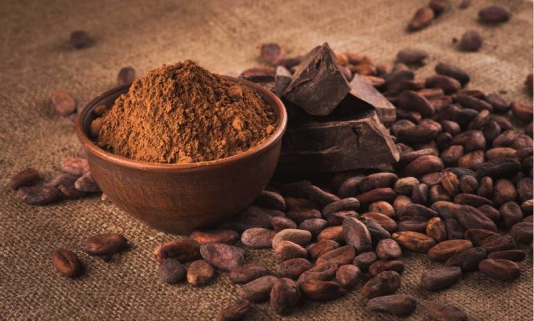 مسحوق الكاكاو سر العناية الطبيعية لبشرة نضرة وصحية