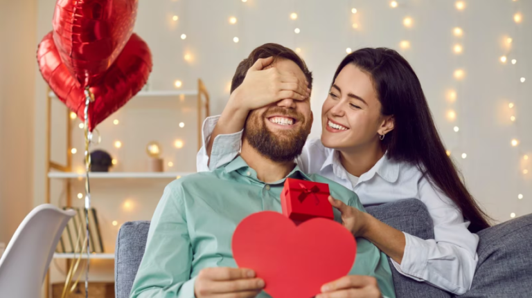 مع إقتراب عيد الحب … أفكار هدايا مميزة لعيد الحب 2024