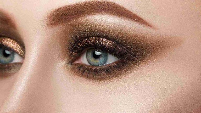 لمحبي المكياج الصارخ … 4 نصائح عند تطبيق المكياج السموكي