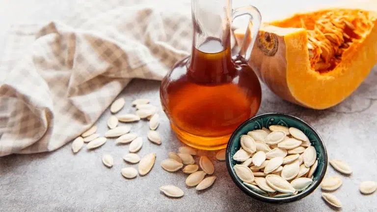 تعرفي على فوائد زيت بذور اليقطين