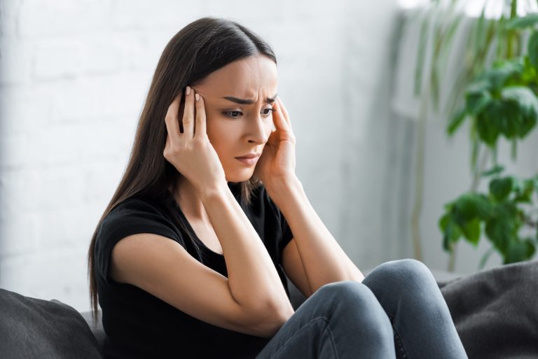 ما هي العادات التي تساعد على خفض مستوى الكورتيزول والسيطرة على التوتر؟