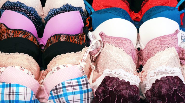 اختيار حمالة الصدر المثالية: 4 نصائح أساسية