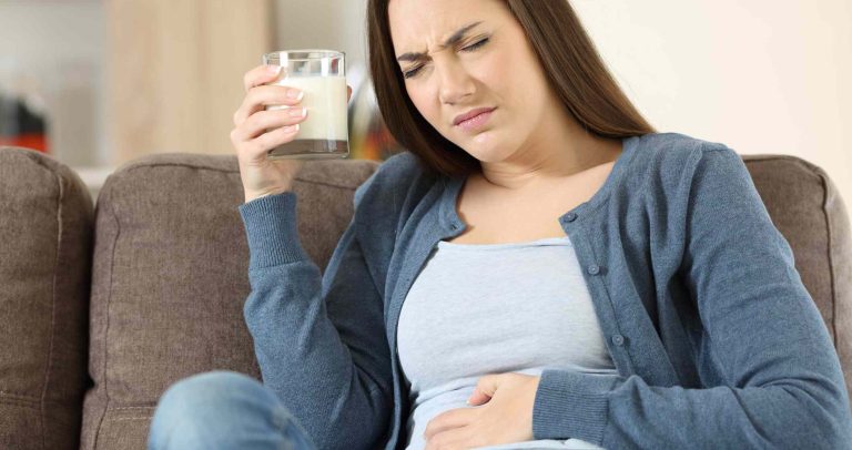 كيف تكتشف أنك تعاني من حساسية الحليب؟ دليل الأعراض والعلاج